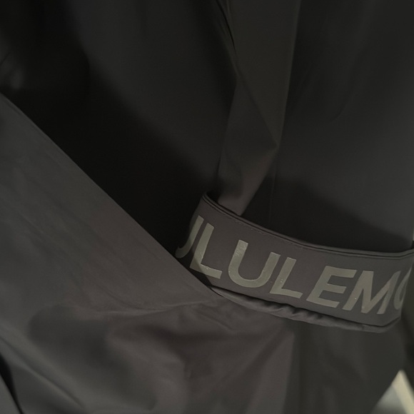 Lululemon Rain Rebel Jacket Black Sz 8 - Picture 6 of 7